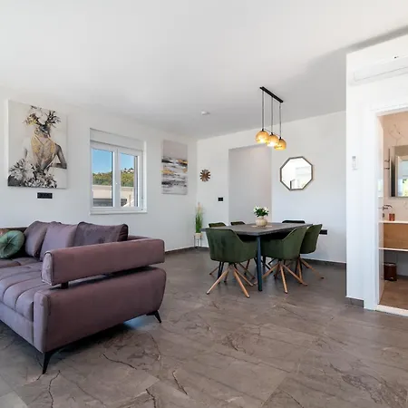 Helena Apartman Trogir