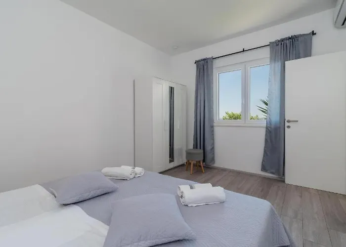 Helena Appartement *